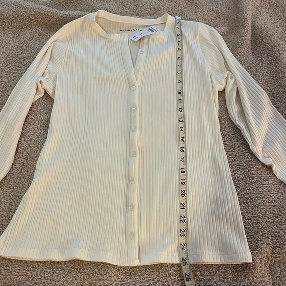 Abercrombie & Fitch Cream Long Sleeve Top ribbed button through cardigan - Picture 6 of 9